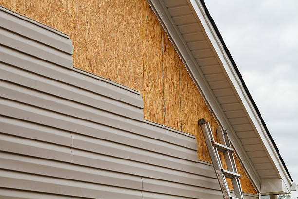 Professional Fiber Cement Siding technician working in Boswell, PA